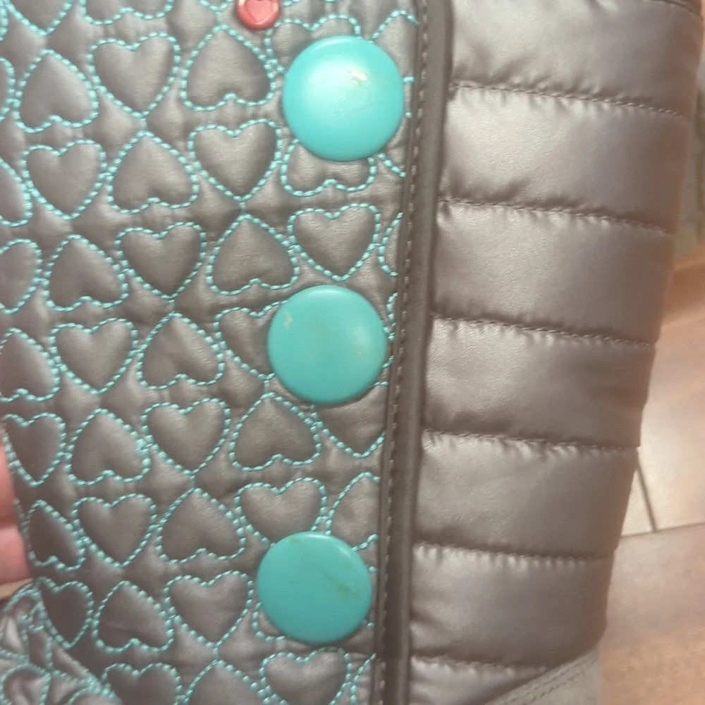 UGG Girls Boots - Picture 11 of 11